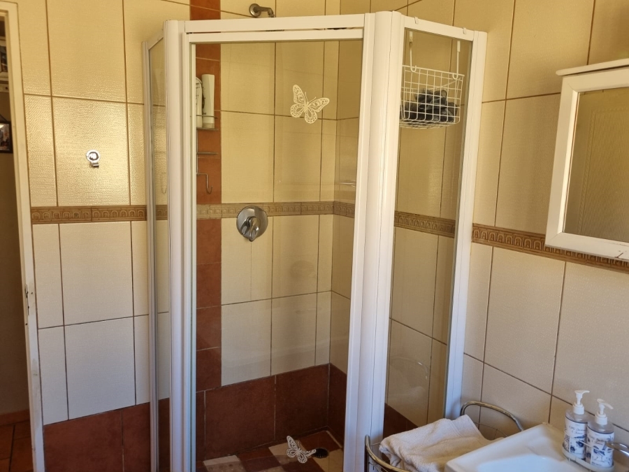 To Let 4 Bedroom Property for Rent in Langenhovenpark Free State